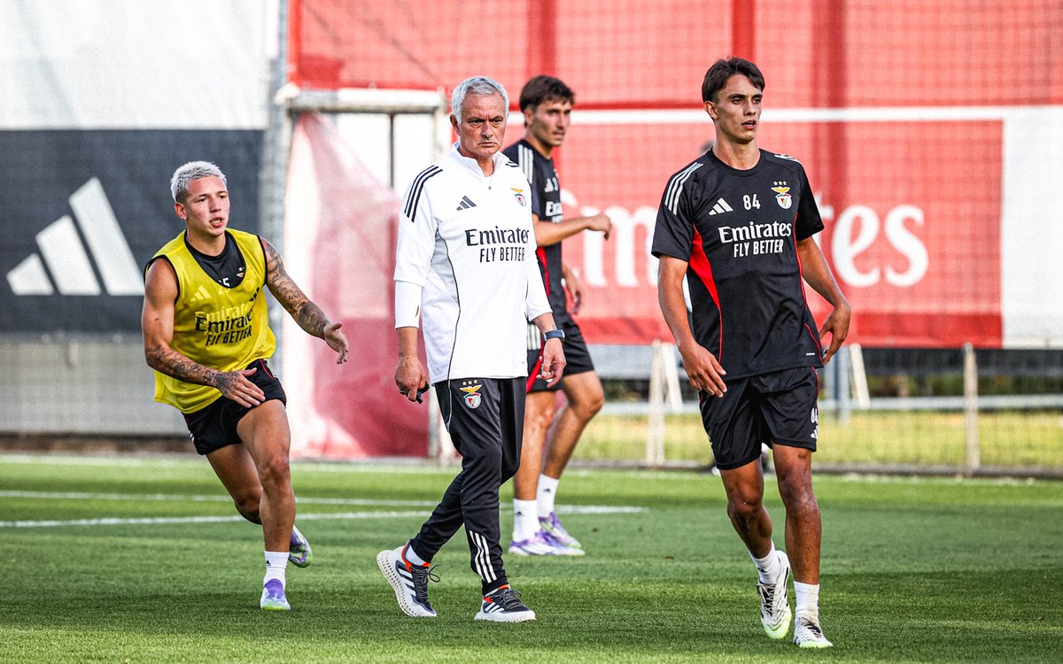 SL Benfica tweet media