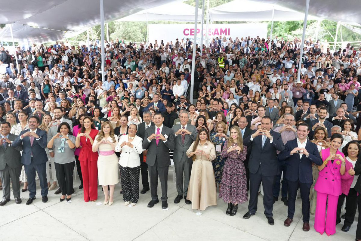 Todo mi reconocimiento a la Sra. Ceci Arellano y al Gobernador <a href="/armentapuebla_/">Alejandro Armenta</a> por la inauguración del Centro Poblano de Salud Mental Integral, un gran logro que sienta las bases de un futuro saludable para nuestra niñez y juventud poblana.👏

Con la apertura de este importante