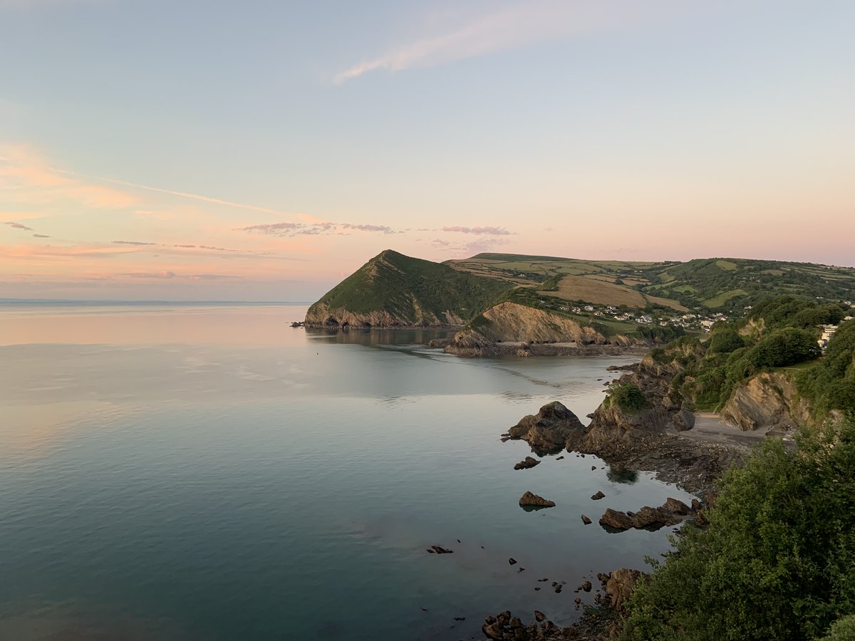 hotelsandycove's tweet image. Your Perfect Sunday Escape

Make your weekend last longer this October! Our Sunday Sleepover includes a 2-course Sunday lunch, a complimentary cocktail, breakfast, and late checkout.

Rates from £208.75 per room.
ow.ly/7vLo50WYKyr

#SundaySleepover #NorthDevon #WeekendBreak