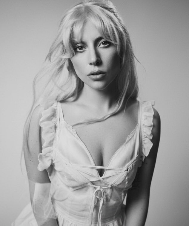 uma das fotos mais lindas que ja vi da gaga