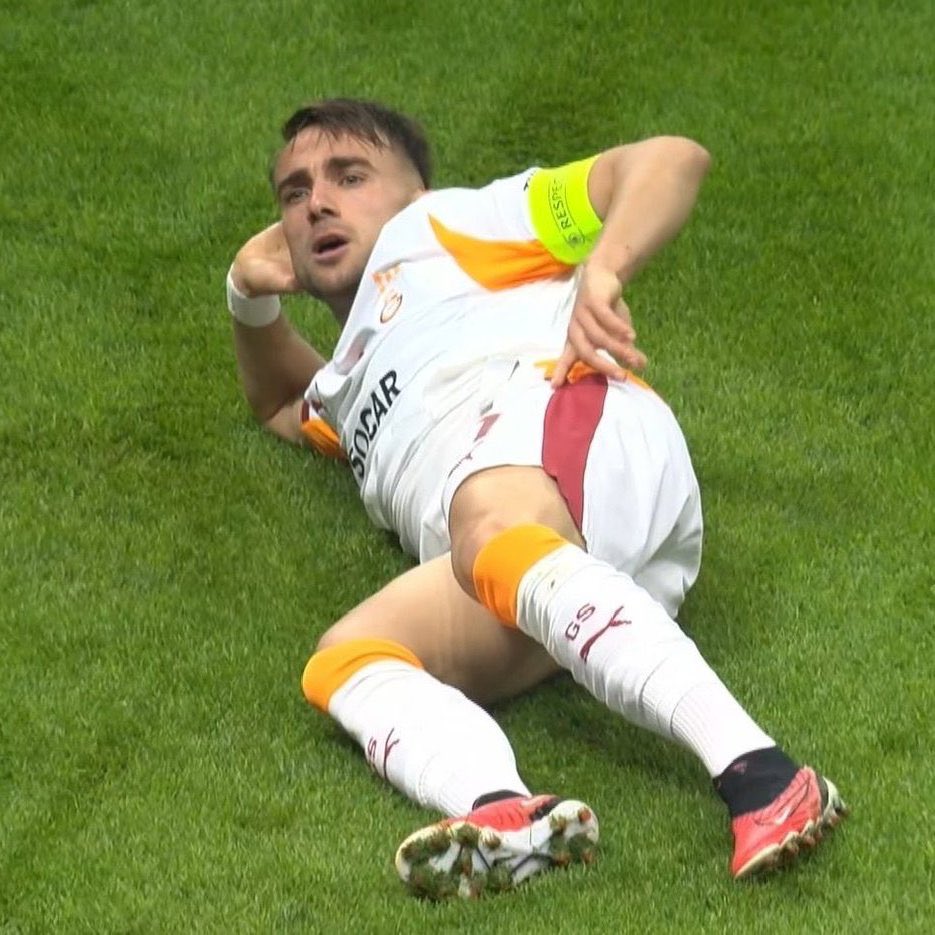 Bir adamın her şeyi itici olur mu 

#SampiyonlarLigi #GalatasaraySK #yunusakgün #Frankfurt #keremaktuerkoğlu #sane