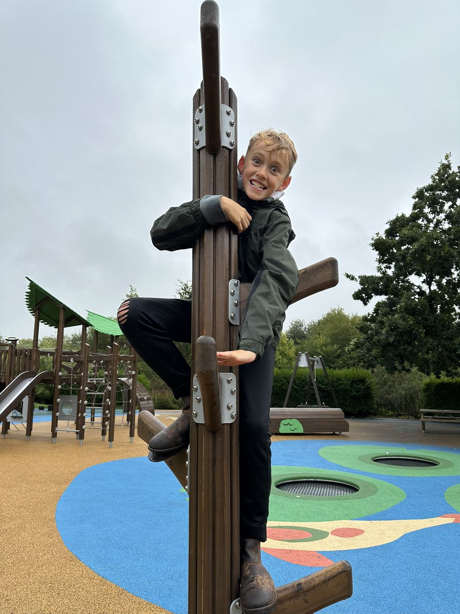 Class 5’s young ornithologists had a lovely visit to the WWT Slimbridge Wetland Centre today, enjoying feeding and watching all of the beautiful wildlife.

Naturally, there was plenty of time for some mandatory bouncing, climbing, sliding and spinning in Welly Boot Land as well!