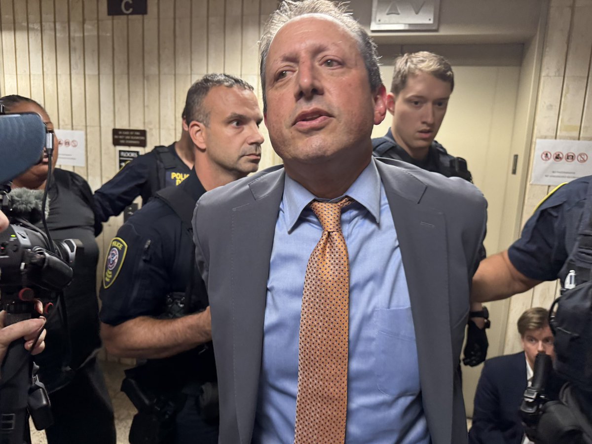 Arya Sundaram (@arya_sundaram) on Twitter photo JUST NOW: NYC Comptroller <a href="/bradlander/">Brad Lander</a> was arrested by DHS police a SECOND time at 26 Federal Plaza.
Lander refused to leave the 10th floor until he was allowed to inspect ICE holding cells there.
He was arrested with 10 other state elected officials. JUST NOW: NYC Comptroller <a href="/bradlander/">Brad Lander</a> was arrested by DHS police a SECOND time at 26 Federal Plaza.
Lander refused to leave the 10th floor until he was allowed to inspect ICE holding cells there.
He was arrested with 10 other state elected officials.