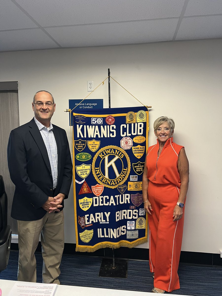AMBirds_Decatur's tweet image. Today we welcomed:
Amy Bliefnick &amp;amp; Kyle Karsten from Macon Resources and Dwayne Creek from Decatur Township. 

Macon Resources was also our Speaker.

We also recognized Paul Francis for being a Kiwanis Member for 45 years.  

Peanuts Sales are Fri &amp;amp; Sat.  Find us to donate.