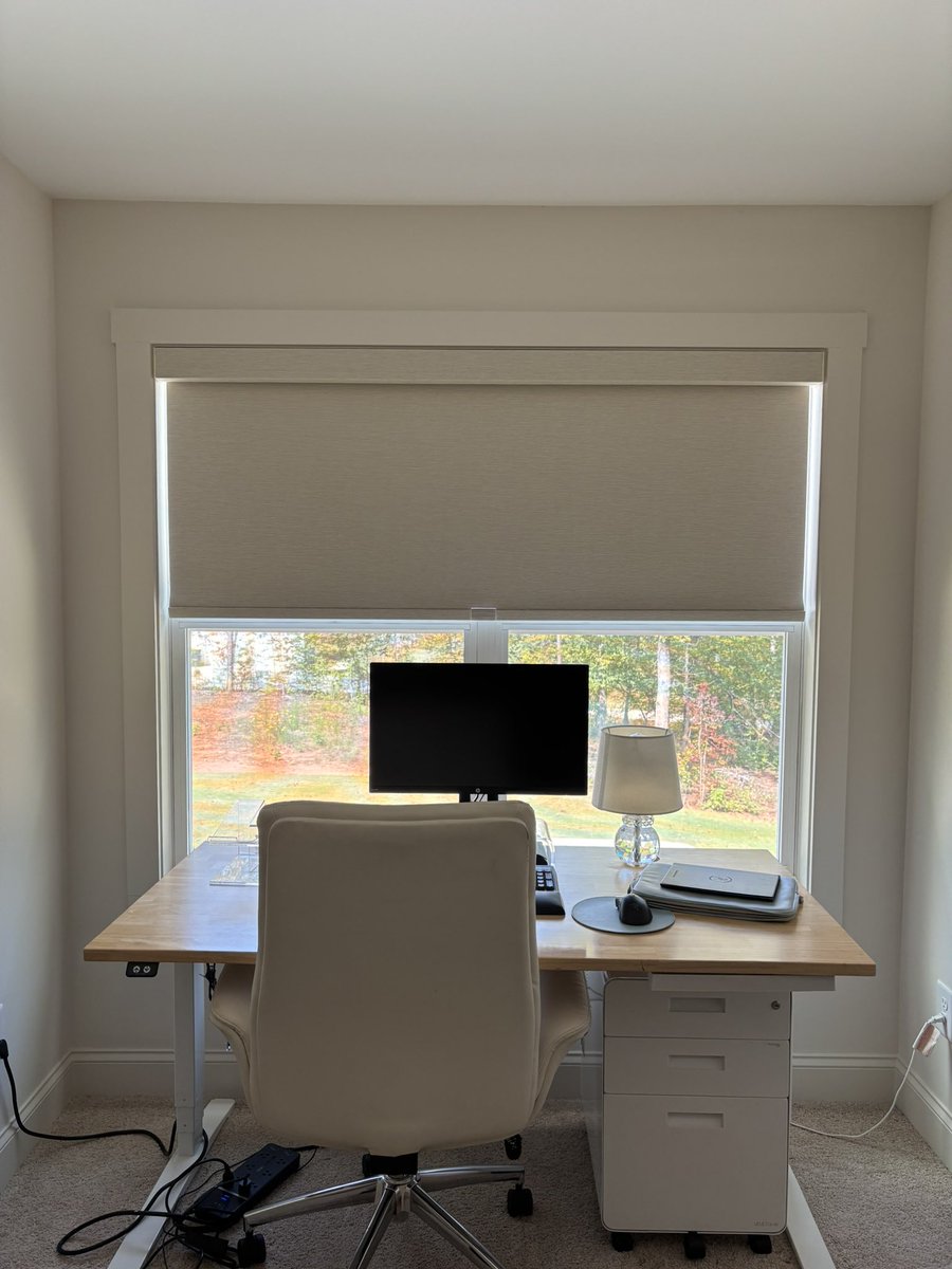 theblindsboss's tweet photo. Custom Cordless Blackout &amp; Light Filtering Roller Shades project completed in Senoia GA.  @theblindsboss1 https://t.co/A2ril3kSRz