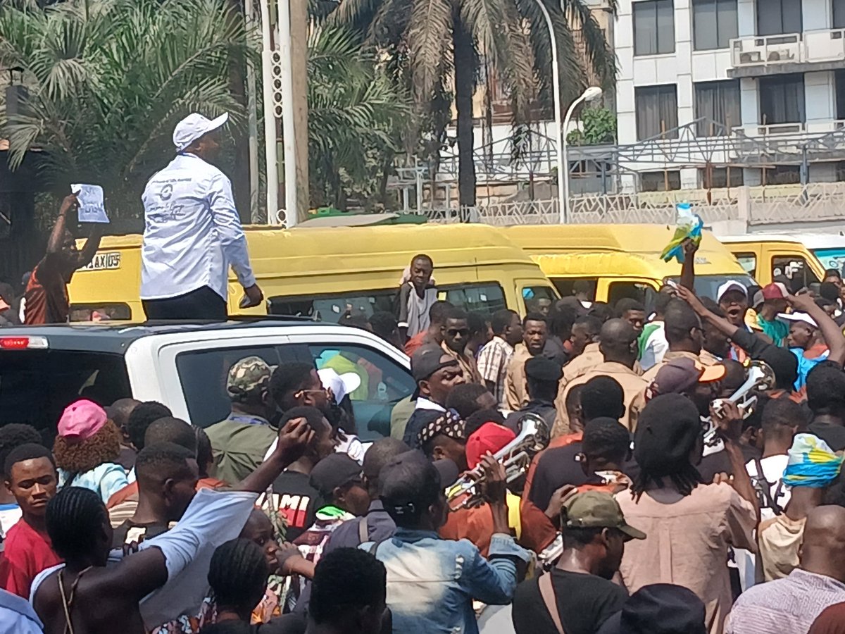 Leader de sa génération, 2x élu député de Lukunga, Samuel MBEMBA KABUYA TANDA a encore démontré sa proximité avec le peuple en signant ce 18/09/2025 la Charte de l’Union sacrée.