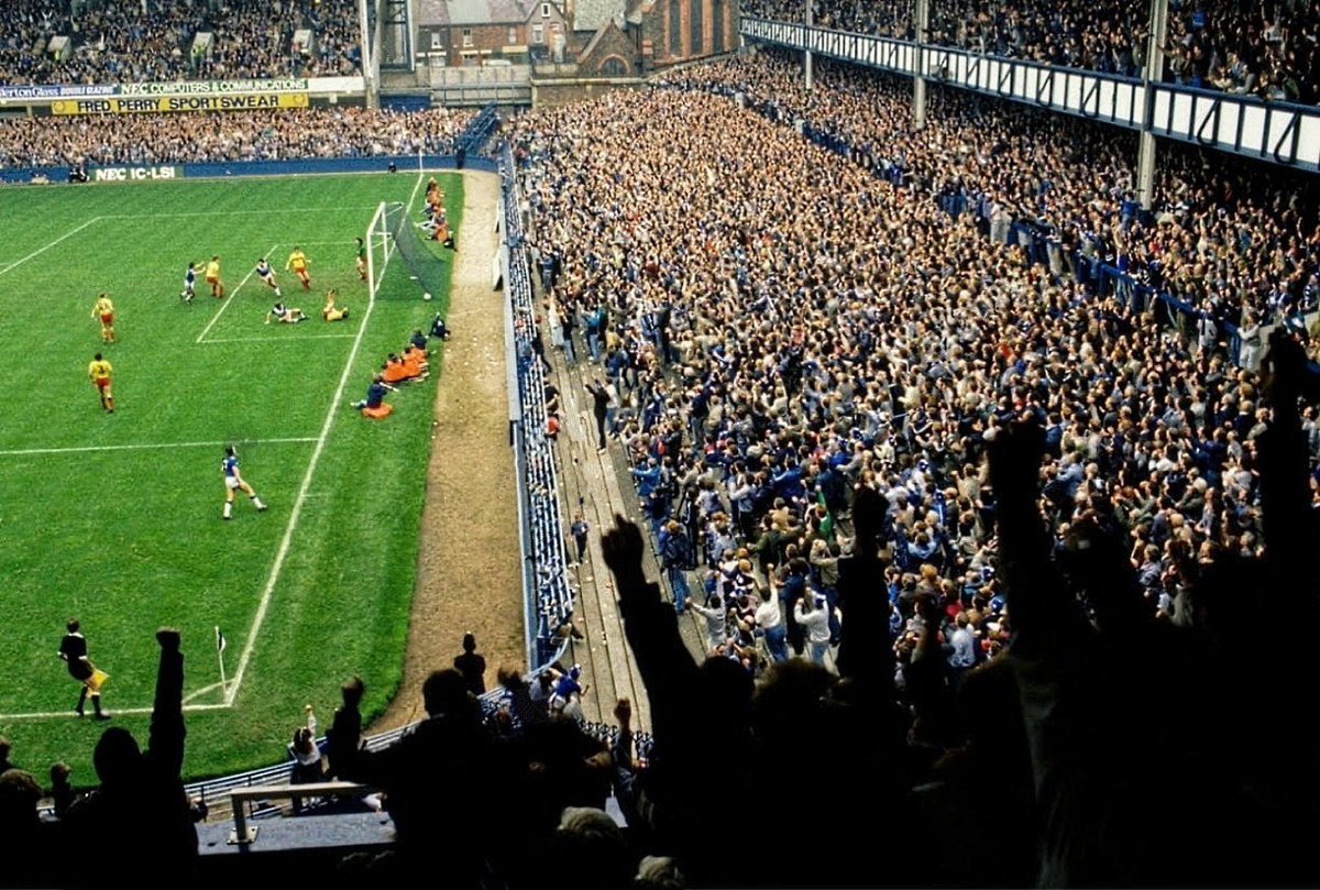 Kathleen (@oldpicposter) on Twitter photo Everton v Watford, Goodison Park-19th October 1985 Everton v Watford, Goodison Park-19th October 1985