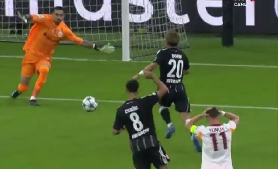 caginyo's tweet photo. NOLUR ŞUNA BAKIN ZUHAHAHAHAHAHAHAHAHAHAHA https://t.co/9nsnia5u2U