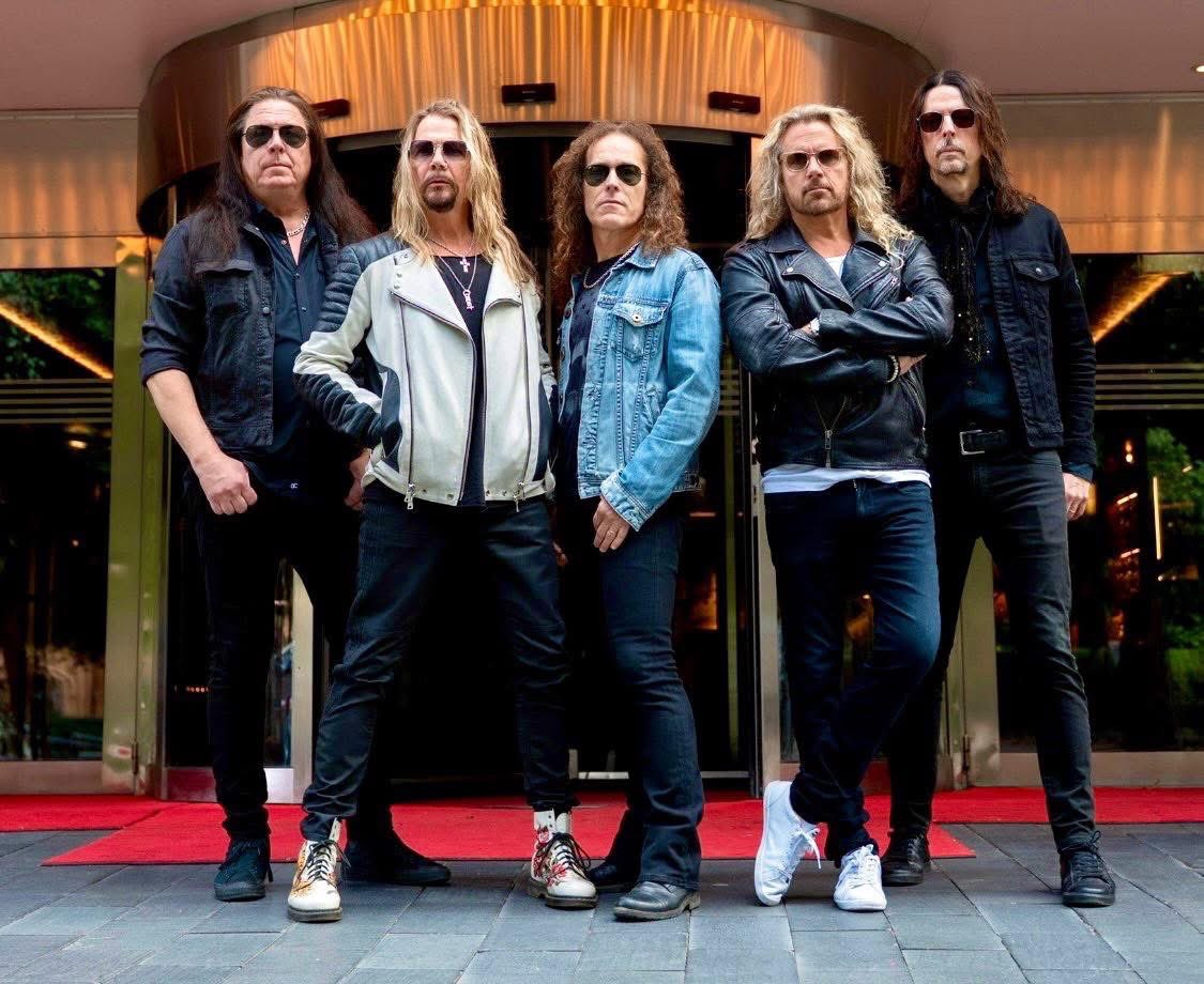 とりあえず速報です。
来年The Poodlesの再結成が決まりました。
ご覧のメンバーでとても豪華です！
アルバムのレコーディングも進んでいるようです。