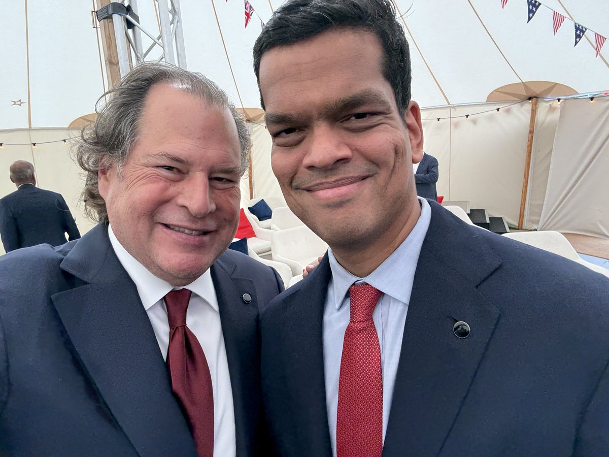 Benioff's tweet photo. Salesforce is bringing $6B of AI &amp; Agentforce investment to the UK by 2030. Tally ho, chaps — AgentForce is on the march! Cheers Salesforce Tower London! 🇬🇧🤝🤖 
https://t.co/2iM7gzVufk https://t.co/kfPAuUs4Bd