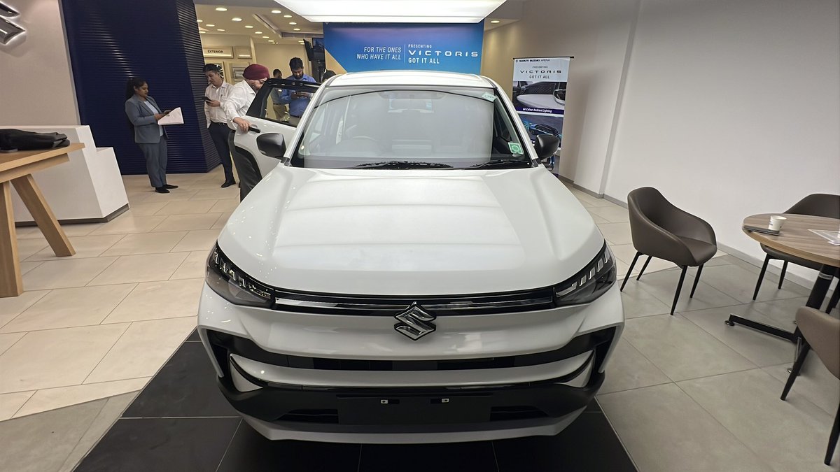 iammHarsh's tweet photo. 🚗 Maruti Suzuki Victoris LXI CNG = Value + Safety + Efficiency 🔥
✔ 6 Airbags | Projector Lamps | 17” Steel Rims
✔ 1.5L CNG | 86.6 bhp | 27.02 km/kg mileage
✔ Under-chassis CNG tank for more boot space

👉 Best Value-for-Money SUV in its class! #MarutiSuzuki #Victoris https://t.co/RyEbc7sAHd