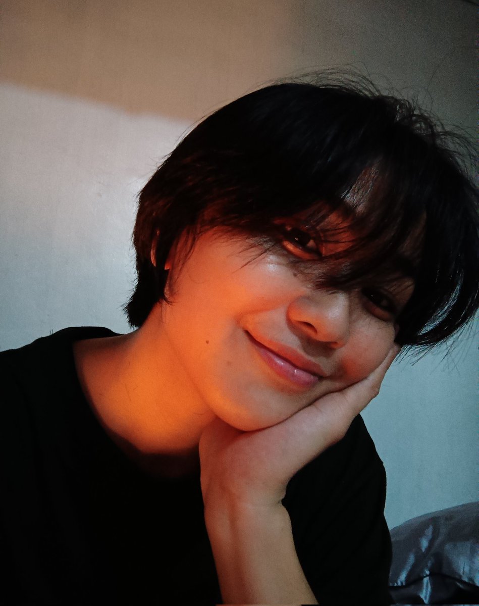 kayemdiay's tweet photo. Me in my Sejun Era 😌✨

   Light mode                     Dark mode

@SB19Official #SB19 
#ATINKuharili 
#JPNPhotoADay_inspiresyou https://t.co/CoHTV8Uapk