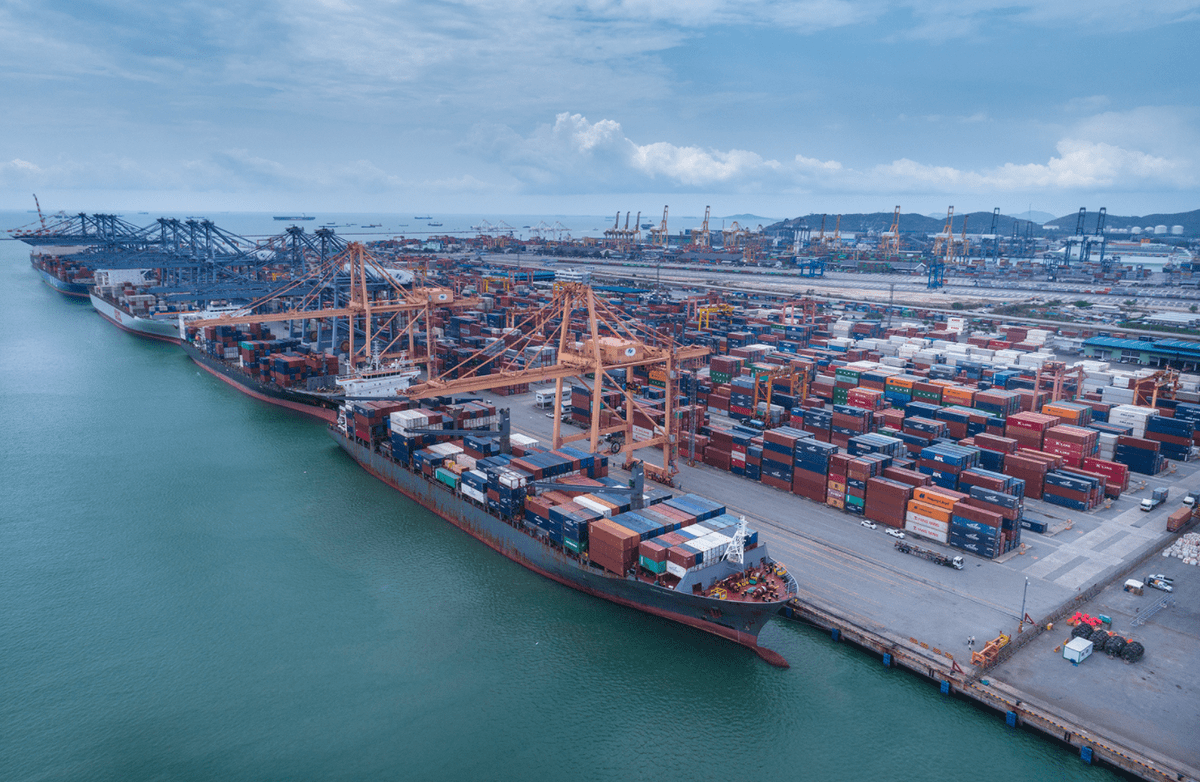 container_news's tweet photo. #COSCO finalizes #acquisition οf #equity #stakes at #Laem #Chabang #Port
https://t.co/TGtAArONoP https://t.co/zQnVqd9wUw
