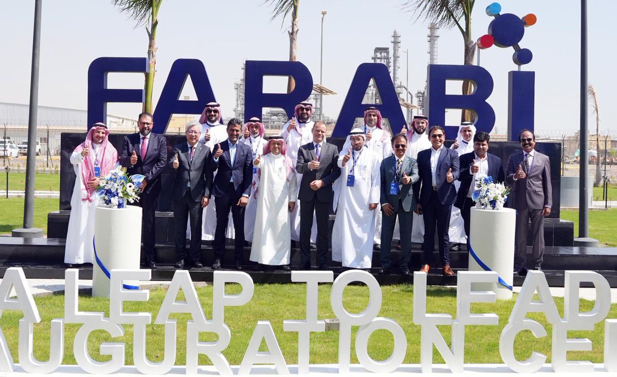 Farabipc_SA's tweet photo. Farabi Petrochemicals is proud to have hosted a landmark event in Yanbu — marking the inauguration of its state-of-the-art fourth LAB plant in Saudi Arabia and the signing of a strategic Memorandum of Understanding (MOU) with Unilever.

With this inauguration, Farabi becomes the world’s largest N-Paraffin and LAB (Linear Alkyl Benzene) producer, a milestone achievement that strengthens our leadership in the global petrochemical industry.

This collaboration reflects our shared commitment to innovation, sustainability, and driving growth in the petrochemical sector while supporting downstream industries.

The inauguration, held under the theme “A Leap to Lead,” gathered distinguished leaders, partners, and colleagues, celebrating a new chapter in Farabi’s journey as we continue to expand our global impact.

We look forward to stronger partnerships and greater achievements ahead. 

#Farabi #Petrochemicals #Unilever #Sustainability #Yanbu #SaudiArabia #MOU #ALeapToLead