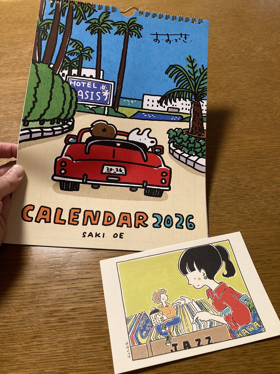 catseemoon's tweet photo. 2026年のカレンダーが届いた♪
おおえさんの絵は人も動物もモノもみんな何か語りかけてくる
出番まであと3か月ちょっと
使うのが楽しみ
自分の誕生月の絵に大好きなペンギンさんがいてさらにわくわく〜
@ohyeah_saki 
#おおえさき
#イラストレーター
#2026カレンダー https://t.co/DQA4g83zhG