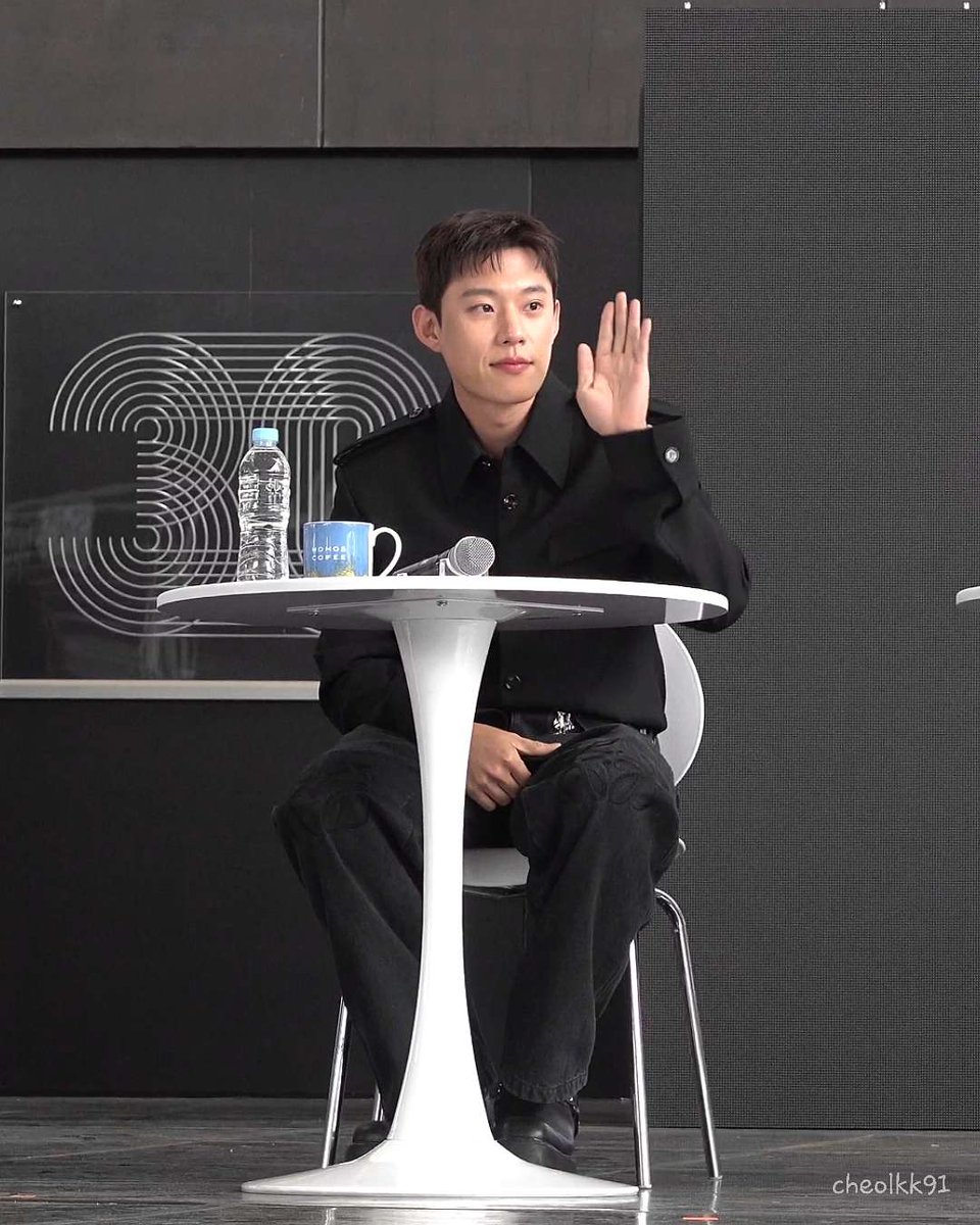 250918 <프로젝트Y> 부국제 오픈토크쇼
#프로젝트Y #김성철
잘생긴 사람 손들어