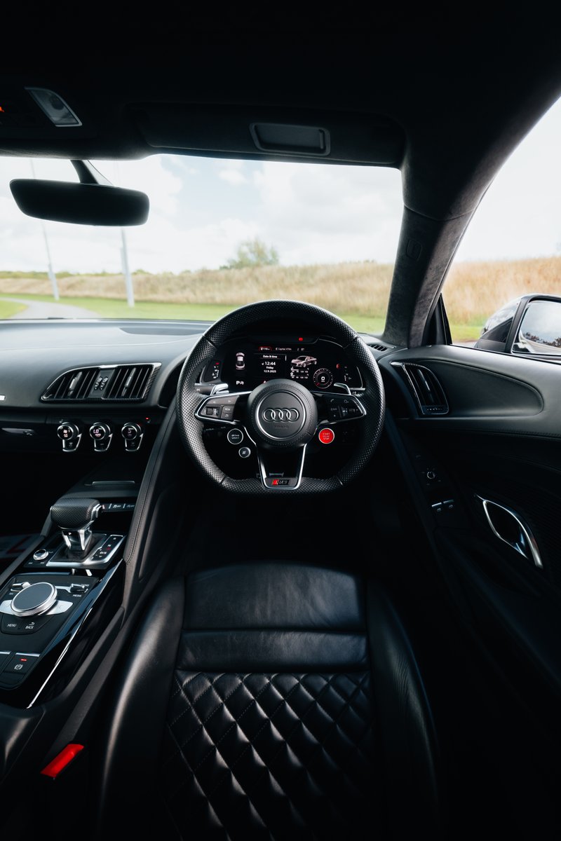 Just arrived... Audi R8 5.2 FSI V10 Performance 💣

Now available at Saxton 4x4📍

Colour: Black
Price: £117,000
Mileage: 10,226
Reg: BV73 UDB

 #AudiR8 #V10Performance #SupercarUK #Audi #R8