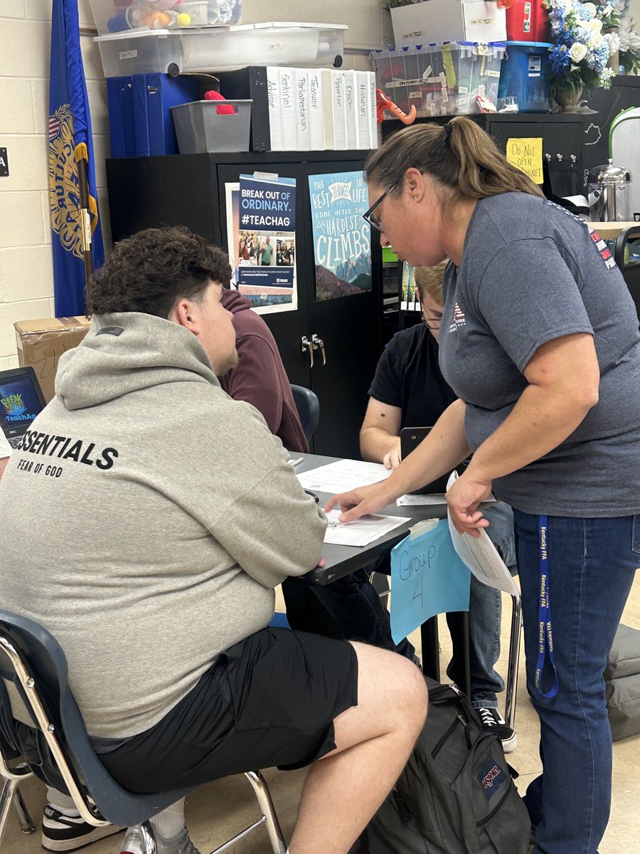 TheKCSD's tweet image. Simon Kenton FFA is competing against 2000 other schools in the nation during this Agriculture Lesson for Agriculture Week #TeachAg ⁦@SimonKenton2⁩ ⁦@craigareinhart⁩ ⁦@KentuckyFFA⁩