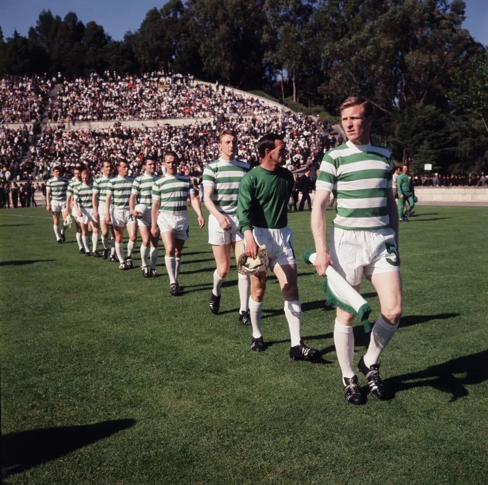 _footyheritage's tweet image. The Lisbon Lions.

The first team from the British Isles to win the European Cup.

Won by 10 players born within 10 miles of Celtic Park. The 11th born within 30 miles. All Scottish-born.

Celtic’s greatest ever team.

Is this the greatest ever feat in European football?