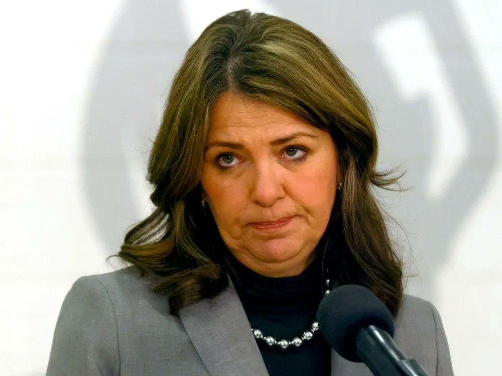 MakisMedicine's tweet image. BREAKING NEWS: We have just confirmed that Alberta Premier Danielle Smith's Minister of Health is directly involved in vicious attacks on terminally ill Cancer patients who are using Ivermectin!

We have just confirmed from a cancer patient that Premier Danielle Smith's Minister…