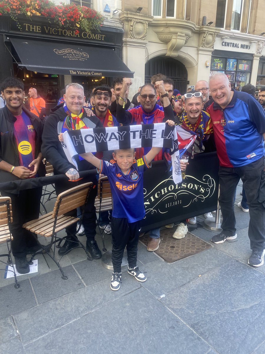 simma31's tweet image. Eddie Howes ⚫️⚪️ army