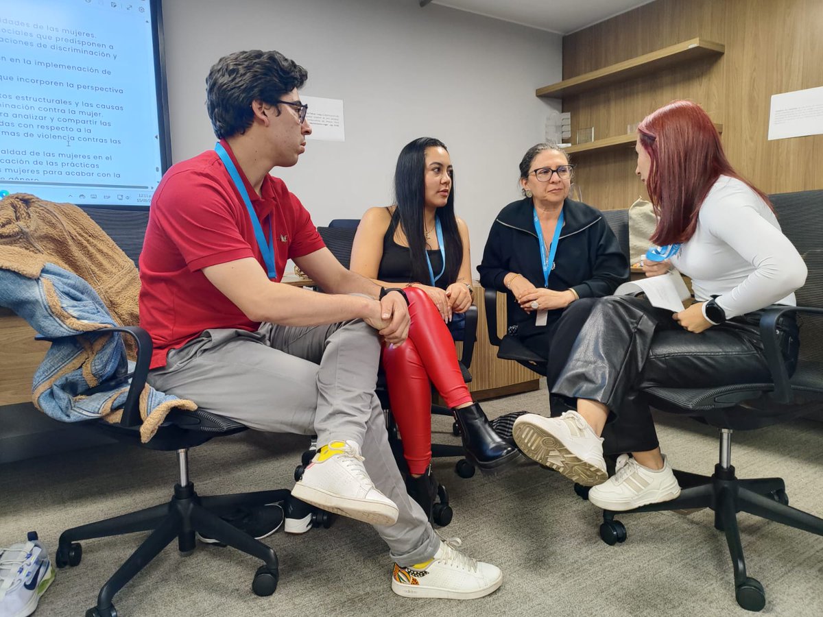 YackyCamposR's tweet photo. 🙌Es un orgullo la implementación de una cultura organizacional sólida, inclusiva y comprometida con el bienestar de las servidoras y servidores públicos.

🤝🌎En el marco de la cooperación entre la @OIMColombia   y  la URT,  a través de la Secretaría General, se logró la articulación para el fortalecimiento conceptual, metodológico y práctico de las políticas institucionales:  Política Institucional de Mujer y Género (PIMGURT), Política de Cuidado con Enfoque Psicosocial y la Política Institucional de Inclusión (PIIURT).

✊Avanzamos en derechos y equidad, consolidando herramientas para la implementación efectiva de enfoques diferenciales en todos los niveles de la entidad.