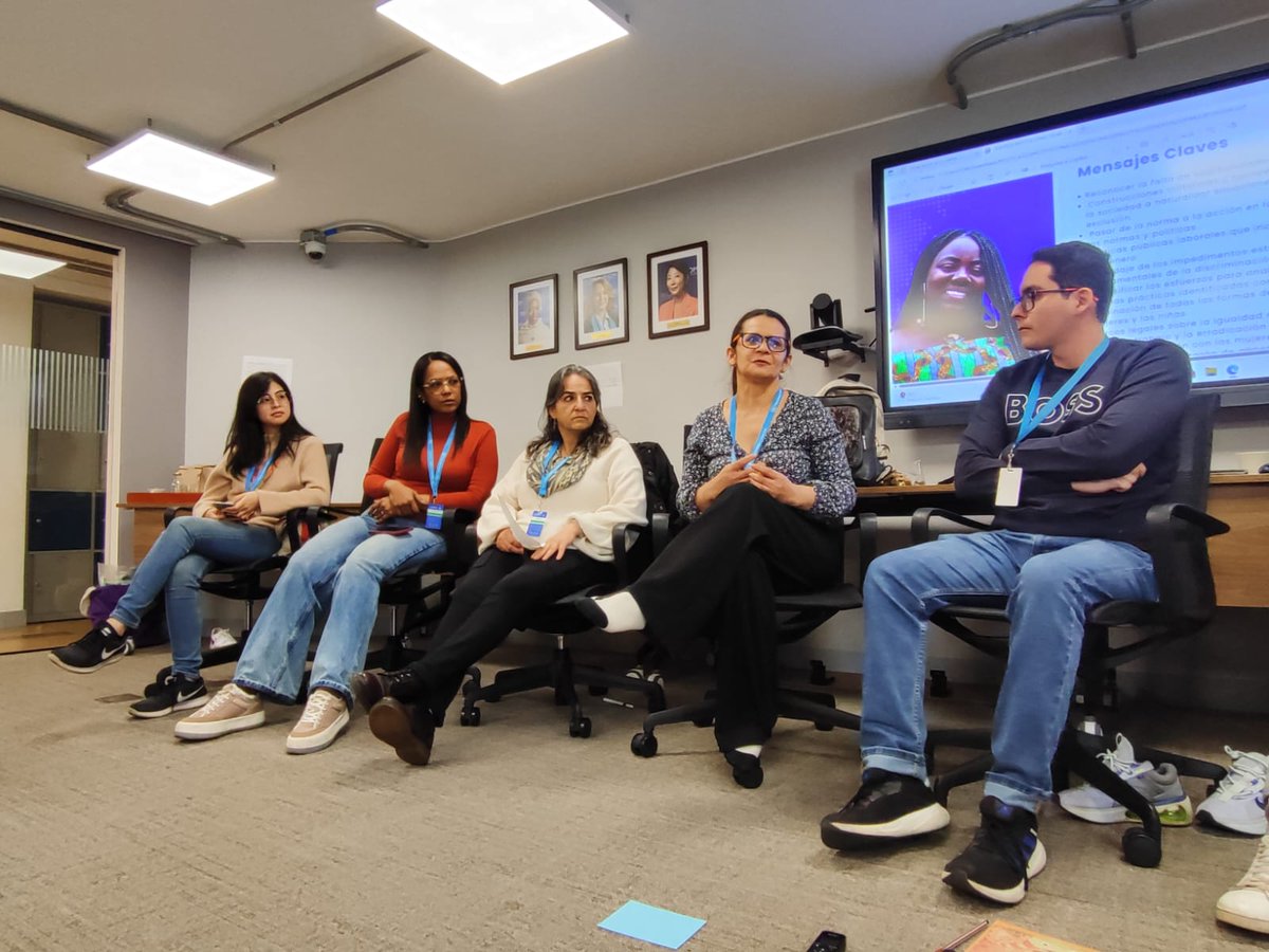 YackyCamposR's tweet photo. 🙌Es un orgullo la implementación de una cultura organizacional sólida, inclusiva y comprometida con el bienestar de las servidoras y servidores públicos.

🤝🌎En el marco de la cooperación entre la @OIMColombia   y  la URT,  a través de la Secretaría General, se logró la articulación para el fortalecimiento conceptual, metodológico y práctico de las políticas institucionales:  Política Institucional de Mujer y Género (PIMGURT), Política de Cuidado con Enfoque Psicosocial y la Política Institucional de Inclusión (PIIURT).

✊Avanzamos en derechos y equidad, consolidando herramientas para la implementación efectiva de enfoques diferenciales en todos los niveles de la entidad.