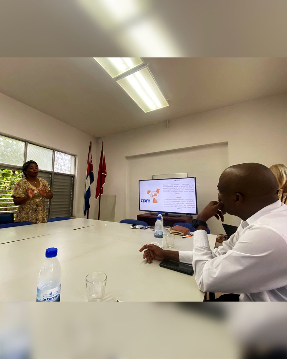 🌎 En el marco de la visita oficial realizada a Cuba, el Secretario Permanente del #SELA, Embajador <a href="/LeslyDavid222/">Lesly David</a>, realizó una visita al <a href="/CIEM_Cuba/">Centro de Investigaciones de la Economía Mundial</a>, donde fue recibido por la Subdirectora General, Dra. Jourdy James Heredia.

🔷 Durante el encuentro, la Dra. James Heredia
