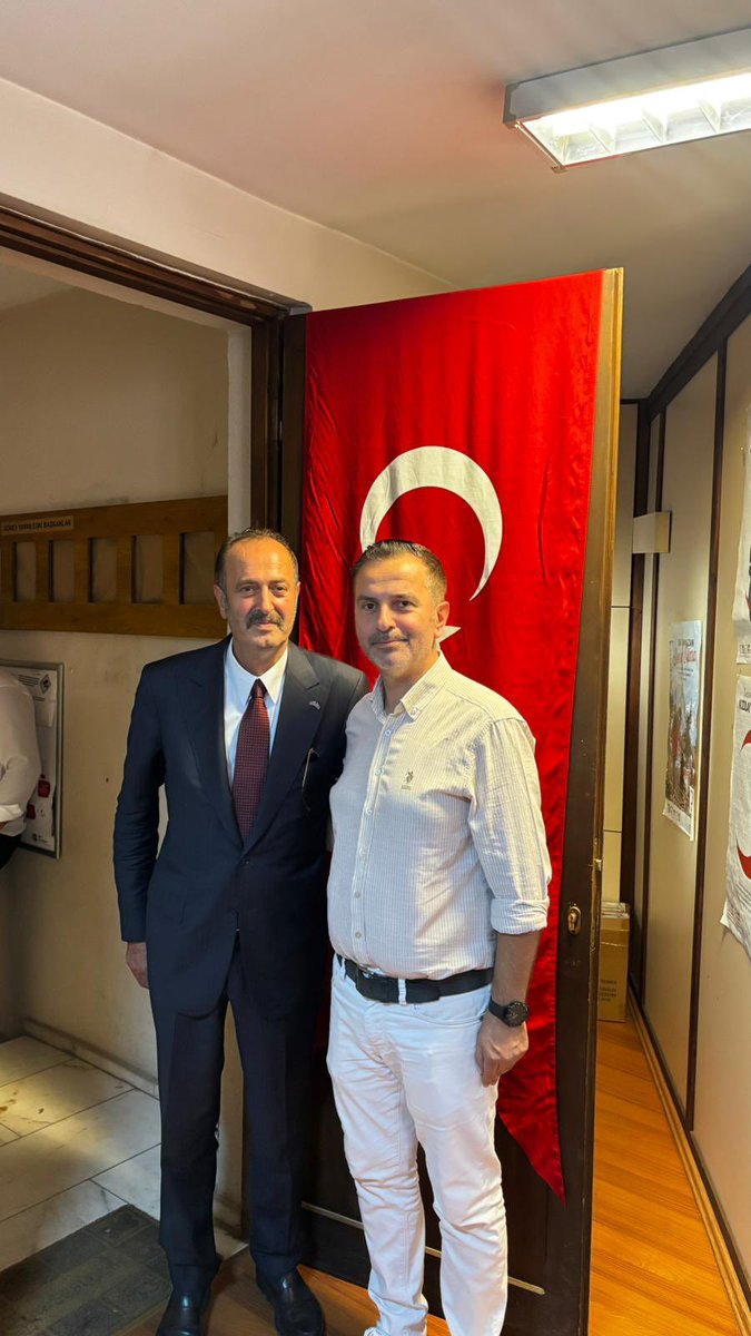 Şubemizi ziyarette bulunan MHP Genel Sekreter Yardımcısı 27. Dönem MHP İzmir Milletvekili Sn. Tamer Osmanağaoğlu, MHP Ödemiş İlçe Başkanı Sn. Ceyhun Kınlı ve Yönetimine, İzmir Ülkü Ocakları Teşkilat Başkanı Sn. İbrahim Dumanlı’ ya nazik ziyaretleri için teşekkür ederiz.