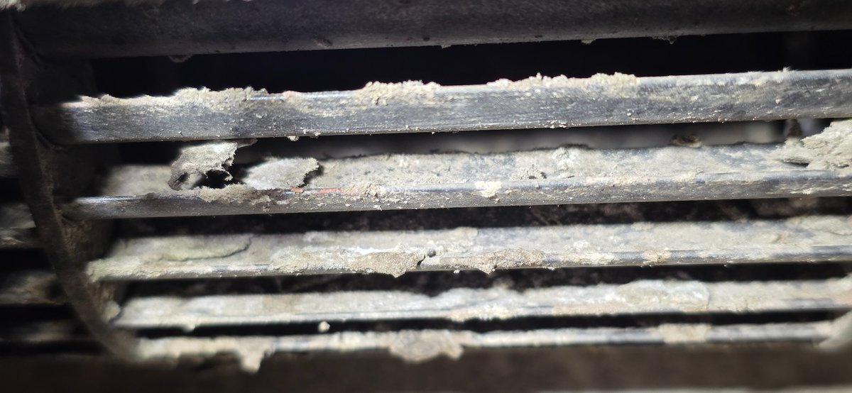 MacAttackHvac's tweet photo. Someone had the bright idea of eliminating their filters. 

It's far cheaper to clean or replace them than to clean the aftermath. https://t.co/hfm9L6SesH