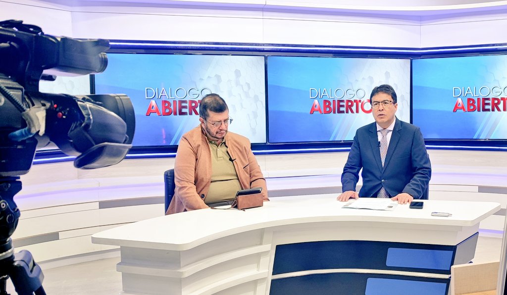 CarchiCJ's tweet photo. El Director del @CarchiCJ @EdwinIbujesA, informó en @CanalNortvision sobre la Cicleada Por La Paz, IV Edición, que se desarrollará este 18 de septiembre en #Tulcán, como parte de las actividades por el mes de la #CulturaDePaz. https://t.co/Trq3UczL6W