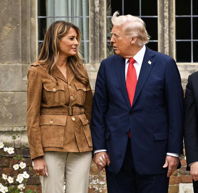 il Donaldo Trumpo (@papitrumpo) on Twitter photo SHE'S GIVING ME THAT LOOK AGAIN!!!๐๐๐๐ SHE'S GIVING ME THAT LOOK AGAIN!!!๐๐๐๐