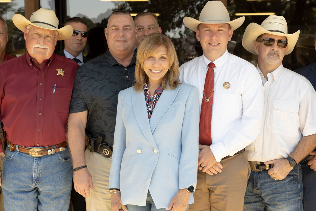 Joan Huffman tweet media