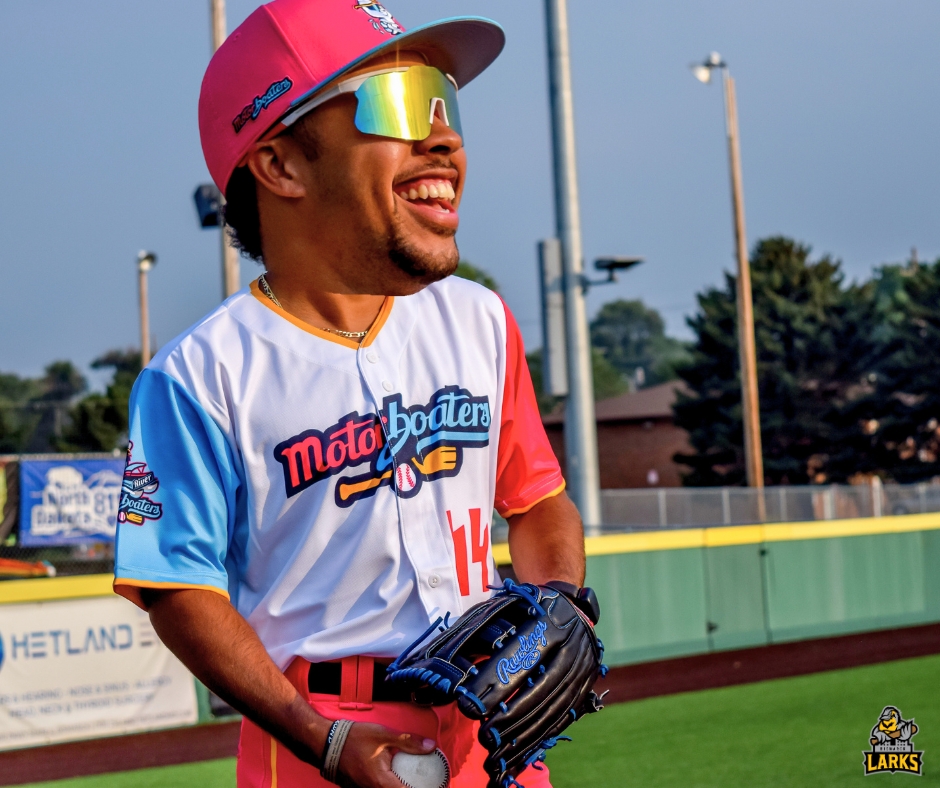 Bismarck Larks tweet media