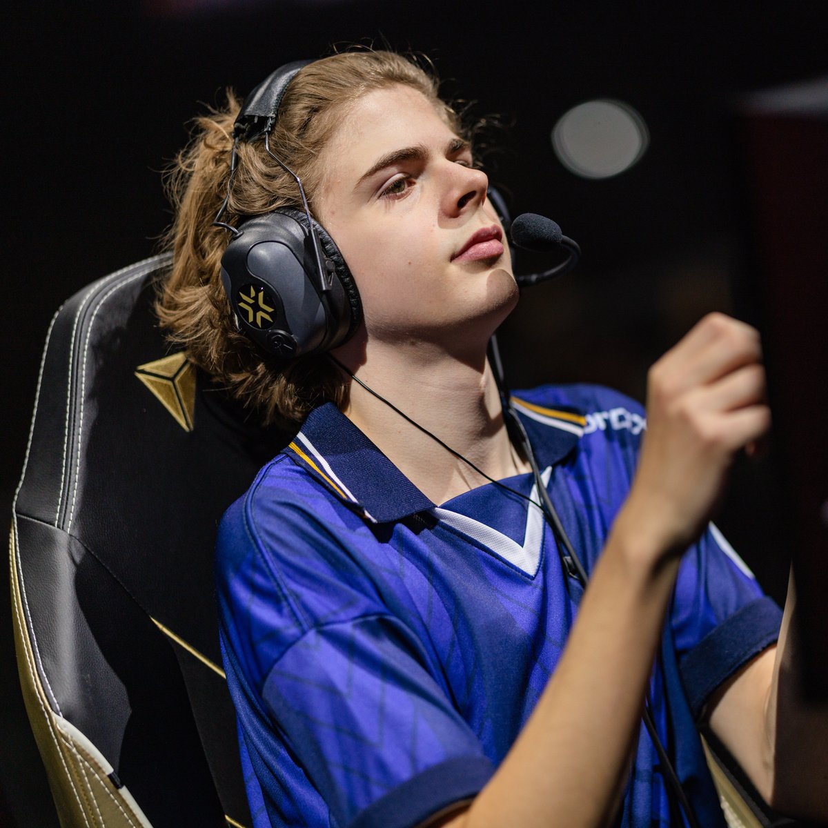 AQUI É MIBR CARALHO.

13-5.