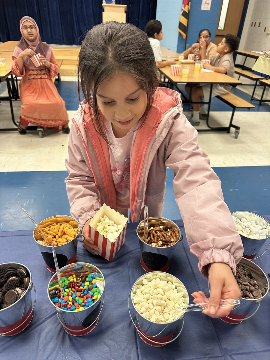 BGESOL's tweet photo. Cafe’ Cultural- where families connected and also created routine checklists for a successful day at school. #AACPSAWESOME https://t.co/XalZMbswrR
