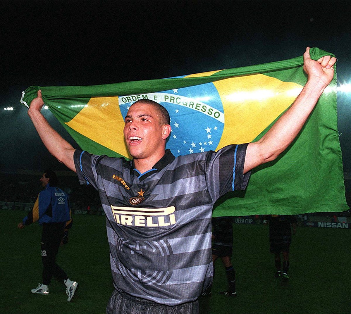 Buon compleanno, Ronny 🇧🇷✨
<a href="/Ronaldo/">Ronaldo Nazário</a>