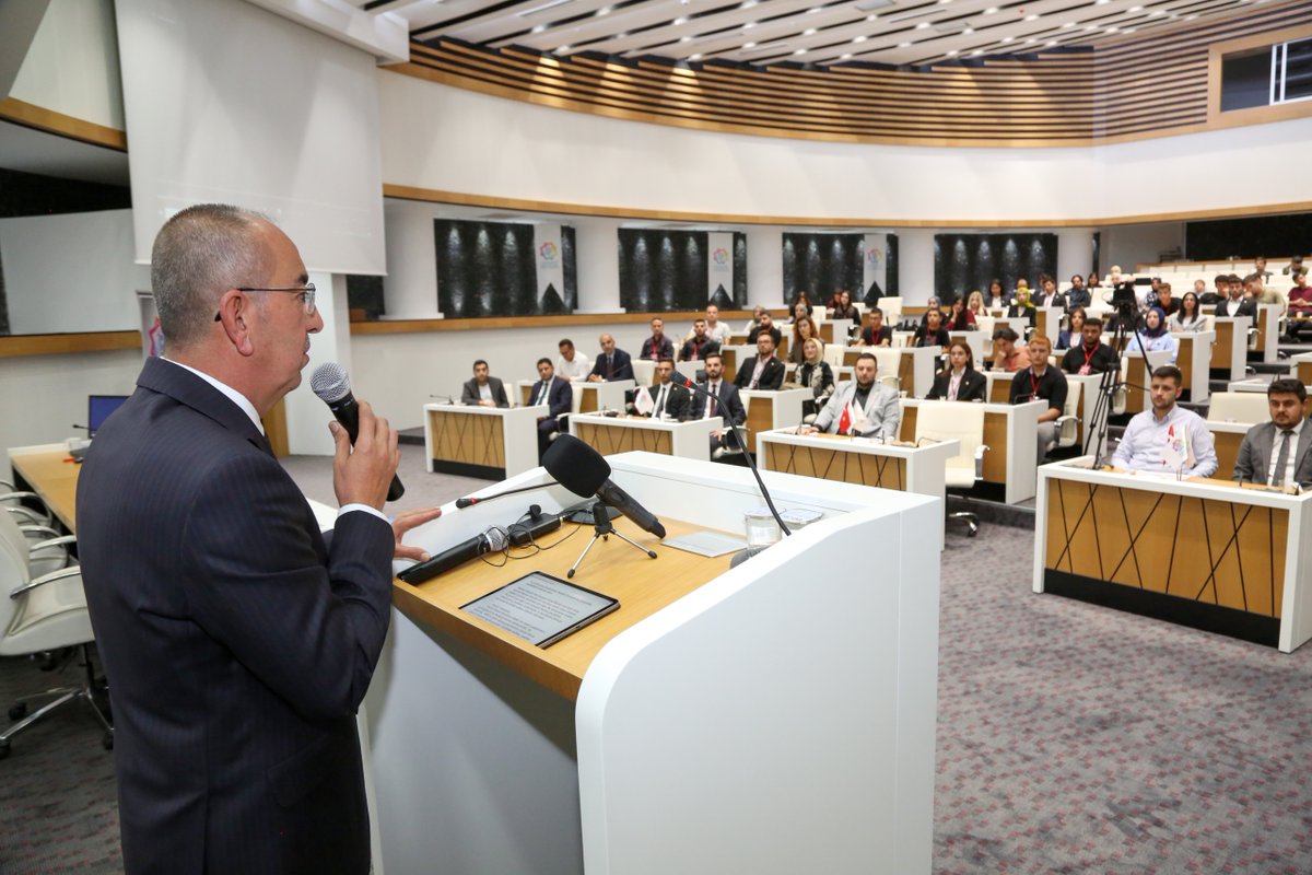 Gençlerimizin enerjisi ve vizyonu, Meram’ımızın geleceğini planlarken bizlere büyük güç oluyor.

Meram Belediyesi Gençlik Meclisimizin Olağan Genel Kurulu’nu gerçekleştirdik.

Bugüne kadar gençlik meclisimizde görev alarak emek veren tüm başkanlarımıza ve üyelerimize teşekkür