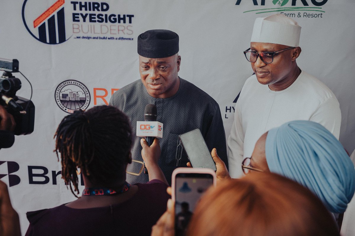 Attended #REDAN summit in Abeokuta, urging increased synergy between private developers &amp; Ogun govt for affordable housing. Highlighted successes of Gov Dapo Abiodun's admin, including 5,000 smart homes &amp; GRA Regeneration Scheme 

#jagz  #OgunState #RealEstate #โหนกระแส