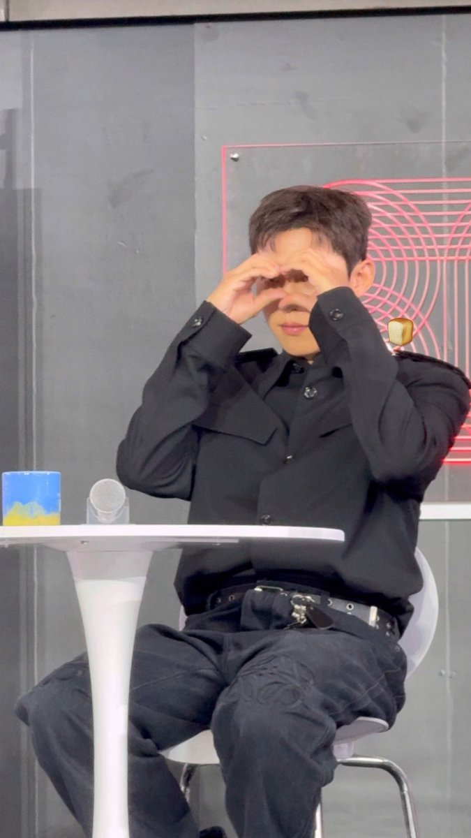 같은 사람 맞긔..