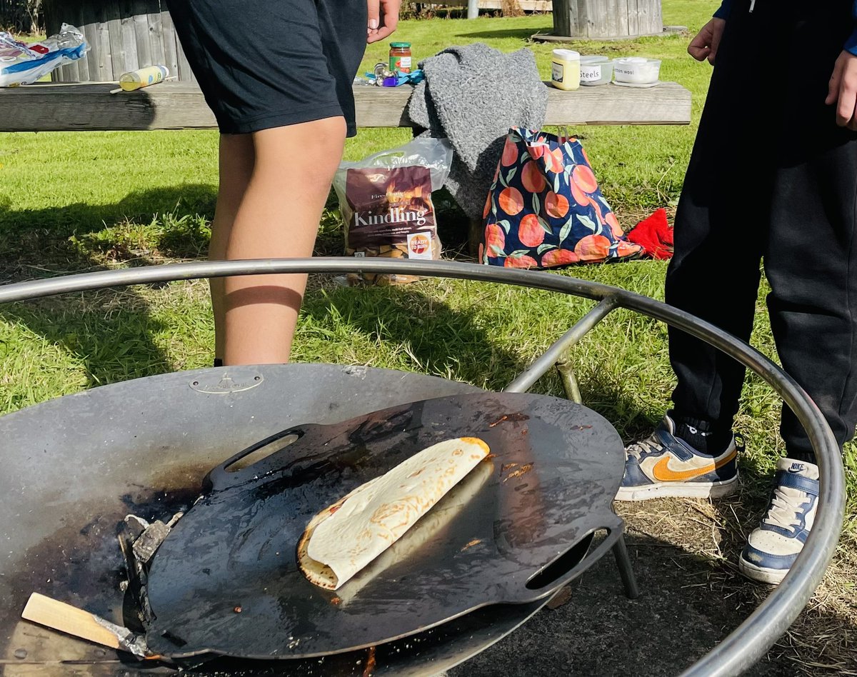 AddiewellPS's tweet image. Our Skills Groups have been busy this week! One group enjoyed showing us some of their favourite spots (and their climbing skills!) and the other cooked up a storm at the fire pit! 🍕