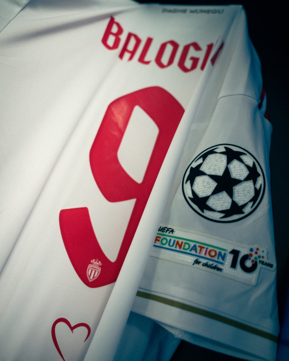 AS_Monaco_ES's tweet image. El manto sagrado ❤️🤍

‣ #CLUASM