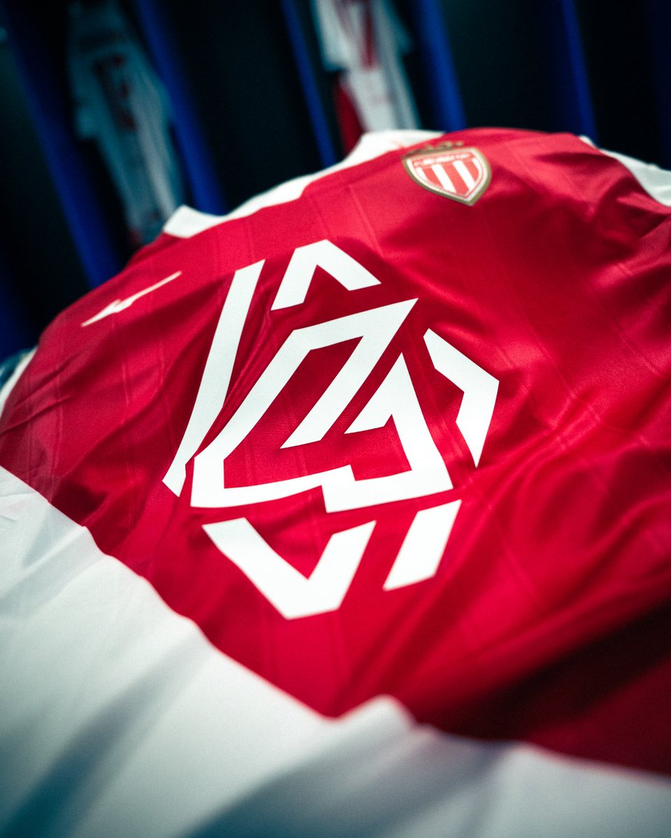 AS_Monaco_ES's tweet image. El manto sagrado ❤️🤍

‣ #CLUASM