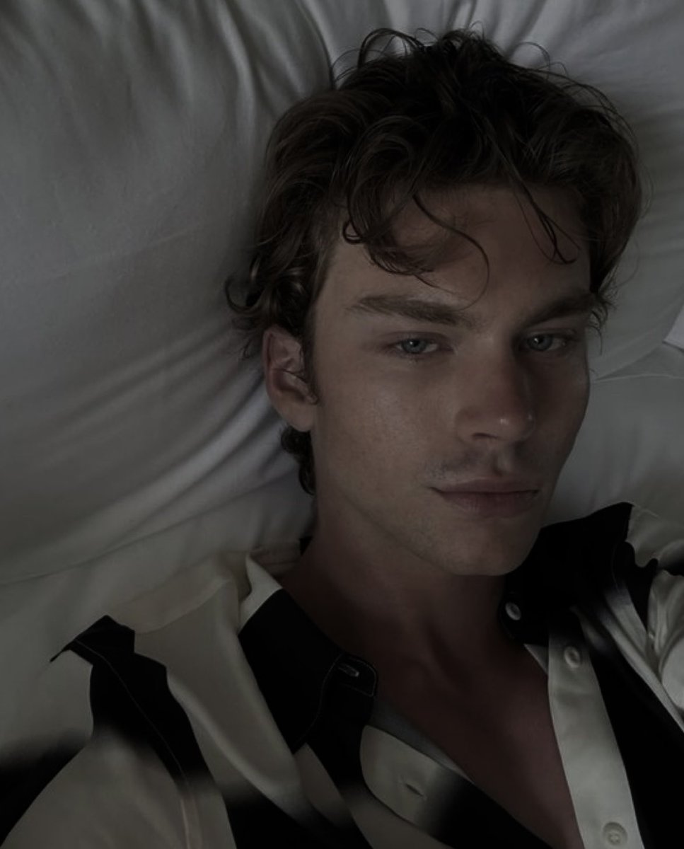 — 𝓣𝐈𝐄𝐒. tweet media