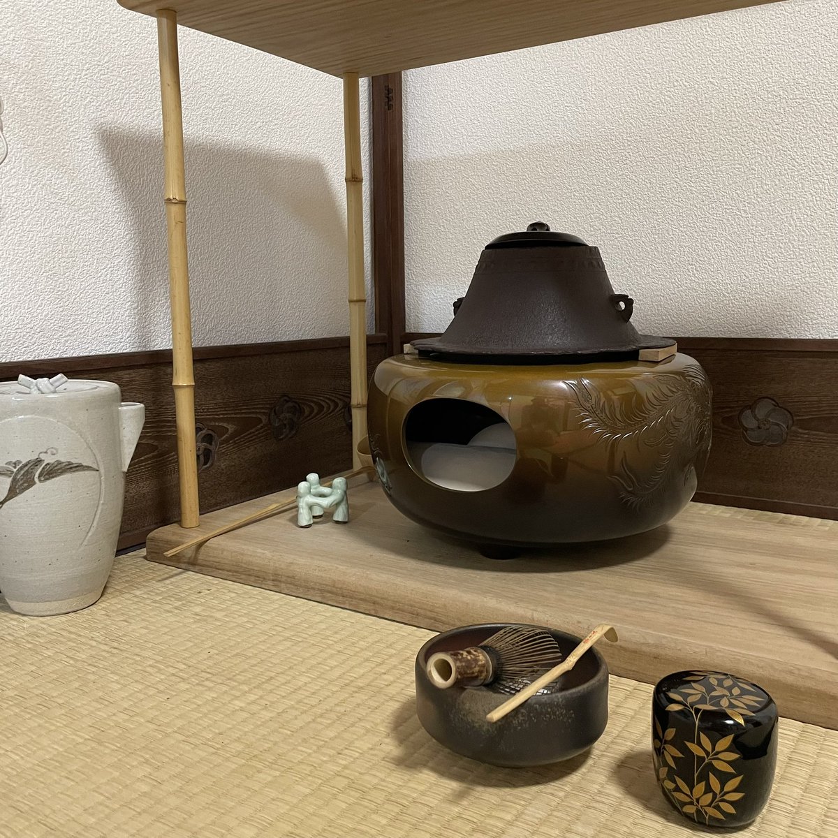 9月のお稽古
竹台子一つ飾り
茶通箱

#表千家　#茶道　#茶道教室
#立川　#茶道と着付けと華道の教室