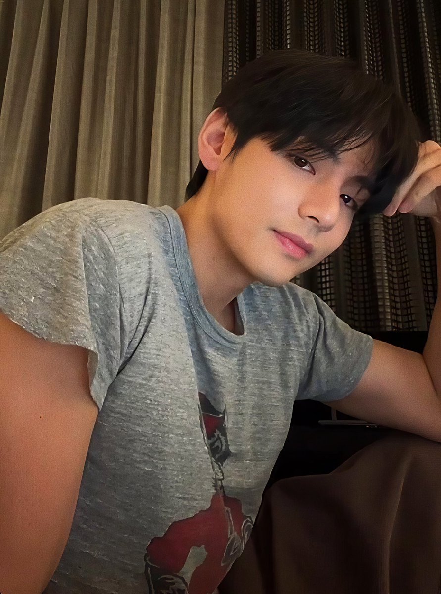 Taehyungimpact's tweet photo. https://t.co/jGyoW9SiRM