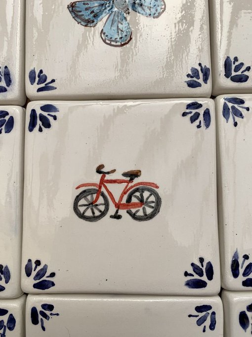 Lunaflorisi's tweet photo. Absolutely in love with these stunning hand-painted ceramic tiles! by @300moods
#HomeDesign #HandPaintedTiles #DecorGoals #ArtForLife #InteriorDecor #OriginalArt #CustomDesigns https://t.co/hz1tFNlJya