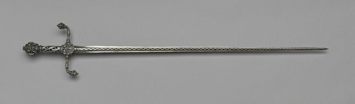 A phenomenally chiseled #Sword,

OaL: 38.5 in/97.7 cm

possibly #Germany, 17th century, housed at the <a href="/MuseeLouvre/">Musée du Louvre</a>

#weapons #hre #holyromanempire #earlymodern #museelouvre #art #history