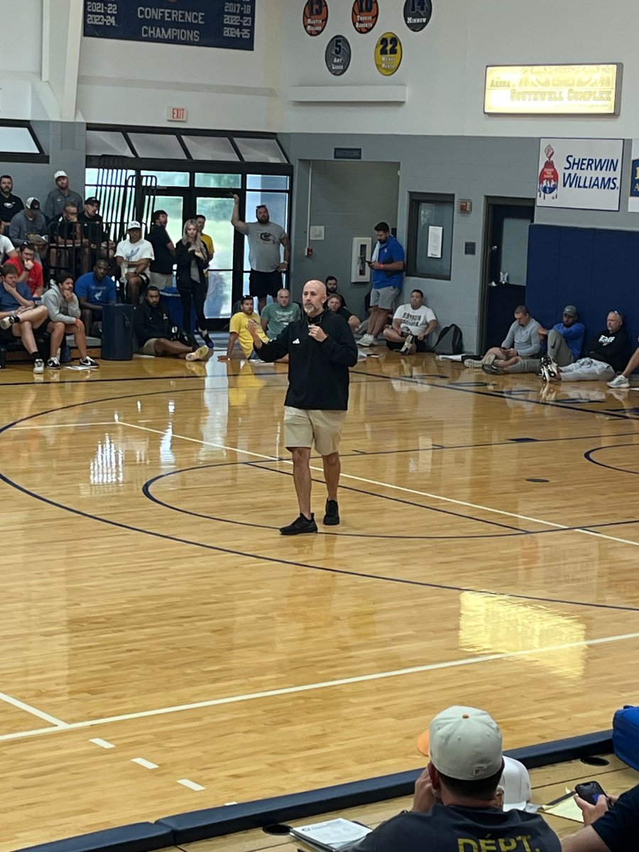 Our clinic kicked off with our first speaker Ryan Pannone of Arkansas State University discussing building offensive decision making skills!