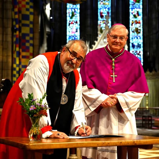 A historic declaration of friendship between the Scottish Episcopal Church and the Catholic Church in Scotland has been signed in Edinburgh on Saint Ninian’s Day, in the spirit of working even more closely together in future.

The ‘Saint Ninian Declaration’ supports a deepening